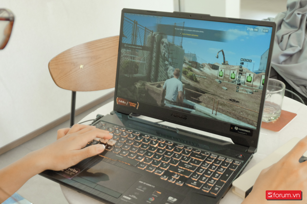 ASUS TUF Gaming F15 chơi game PUBG