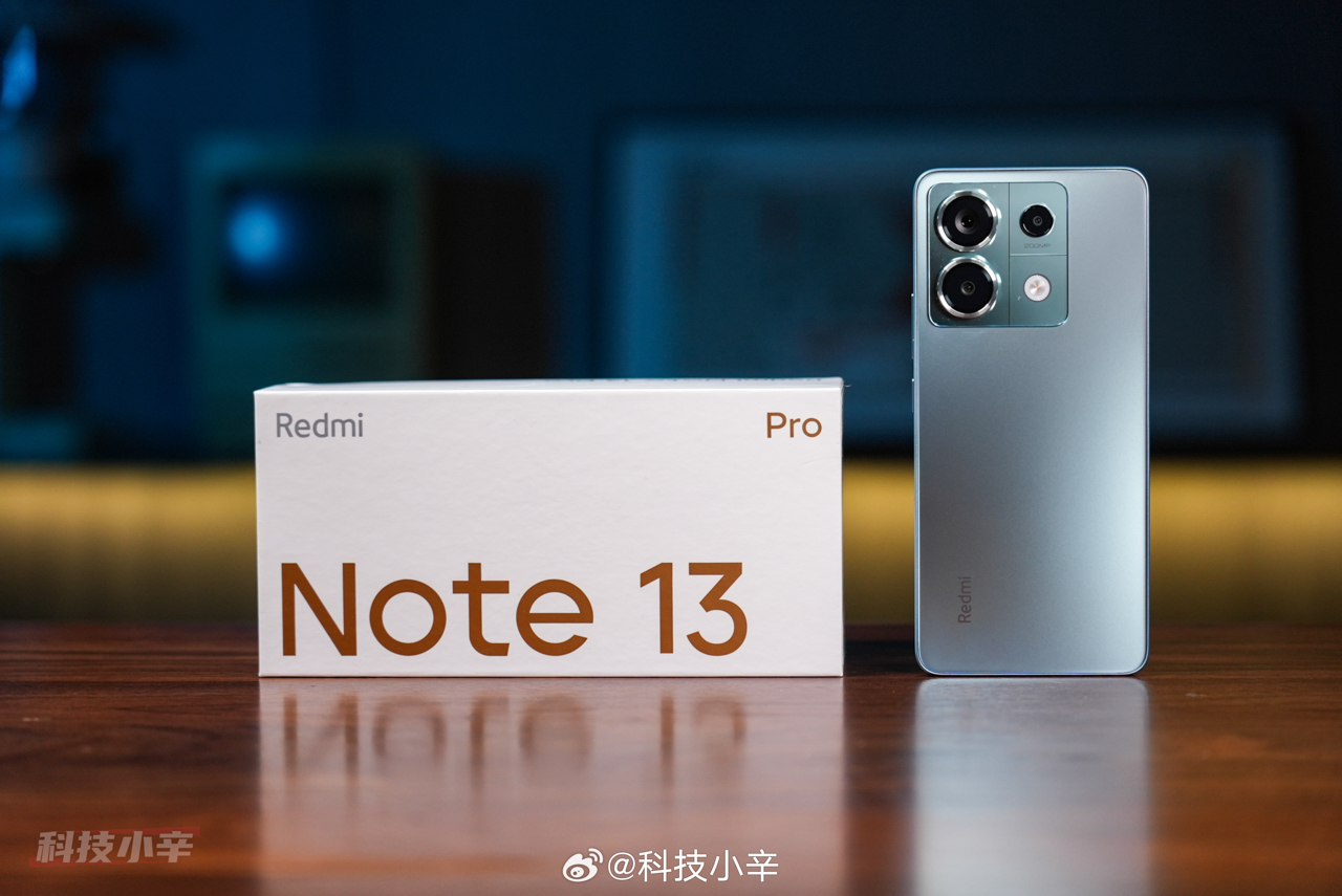 Redmi Note 13 Pro 5G có cụm camera hình vuông ở mặt sau