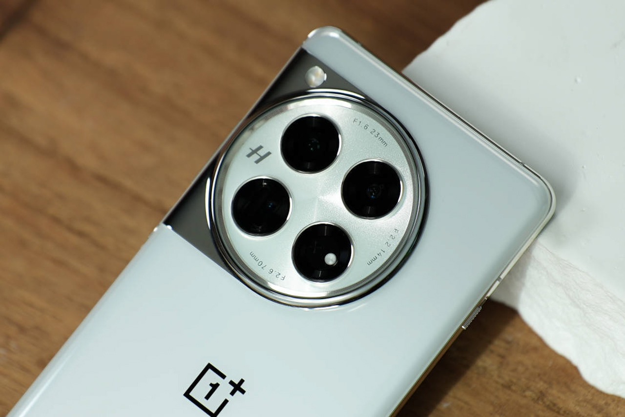 Hệ thống 3 camera cao cấp của OnePlus 12