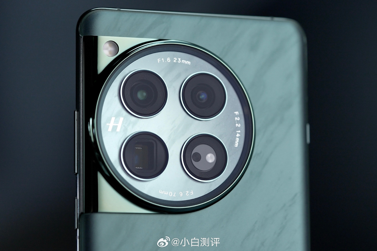 Hệ thống 3 camera sau của OnePlus 12