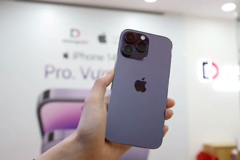 iPhone 14 Pro Max bị lỗi màn hình xanh