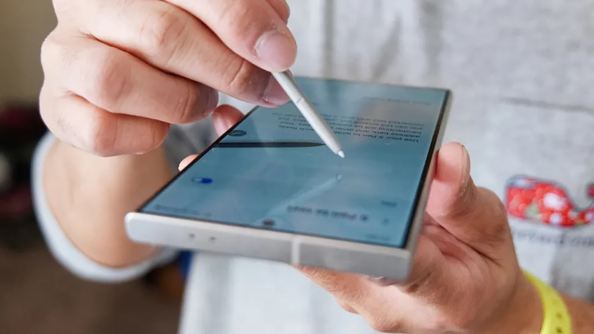 Bút S Pen là trải nghịe mà bạn không thể tìm thấy trên iPhone 15 Pro Max